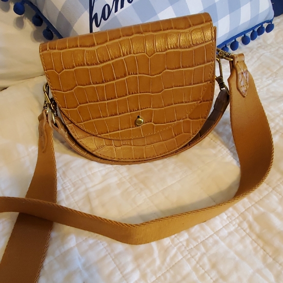 Madewell Handbags - Madewell saddle bag